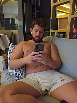 Snapshot of RipMyUnderwear chatting on 05-10-26, 11:10 RipMyUnderwear online show from 05-10-26, 11:10