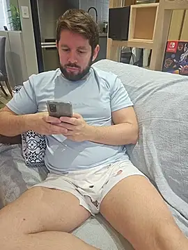 Snapshot of RipMyUnderwear chatting on 05-11-26, 01:28 RipMyUnderwear online show from 05-11-26, 01:28