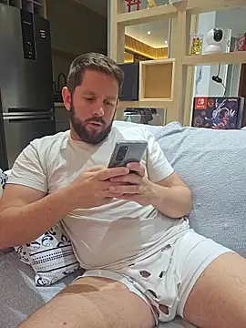 Snapshot of RipMyUnderwear chatting on 06-08-26, 01:09 RipMyUnderwear online show from 06-08-26, 01:09