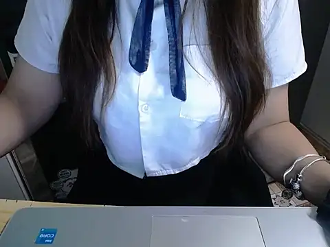 Snapshot of maian_love chatting on 05-06-26, 07:41 maian love online show from 05-06-26, 07:41