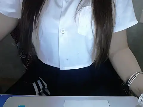 Snapshot of maian_love chatting on 07-09-26, 06:23 maian love online show from 07-09-26, 06:23