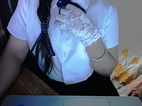 Snapshot of maian_love chatting on 07-15-26, 06:57 maian love online show from 07-15-26, 06:57