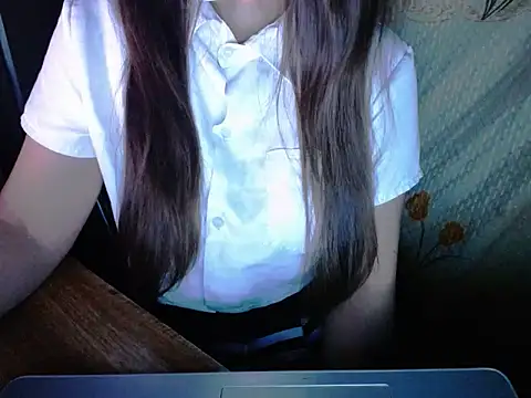 Snapshot of maian_love chatting on 07-16-26, 07:20 maian love online show from 07-16-26, 07:20