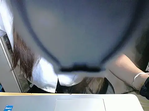 Snapshot of maian_love chatting on 07-24-26, 07:23 maian love online show from 07-24-26, 07:23