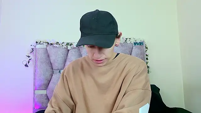 iris and damian online show from 03-04-26, 10:32