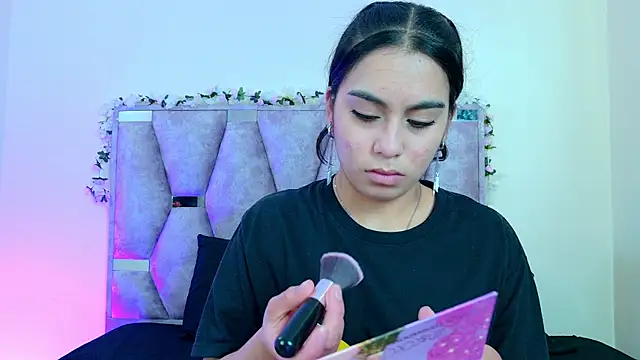 iris and damian online show from 04-07-26, 05:13