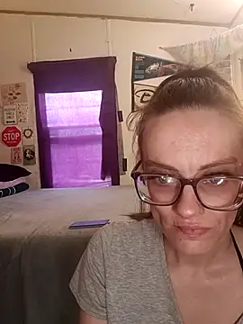 snowbird1117 online show from 04-12-26, 11:32