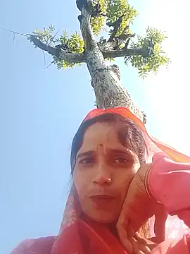 Snapshot of rashi_73 chatting on 12-16-25, 05:45 rashi 73 online show from 12-16-25, 05:45