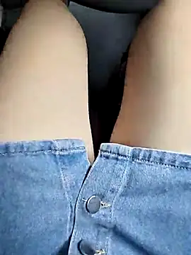 Snapshot of Baby-Linh chatting on 06-19-26, 03:00 Baby-Linh online show from 06-19-26, 03:00
