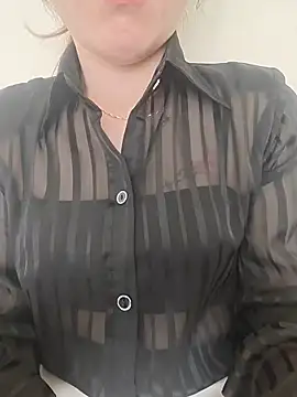 Snapshot of Baby-Linh chatting on 06-23-26, 05:16 Baby-Linh online show from 06-23-26, 05:16
