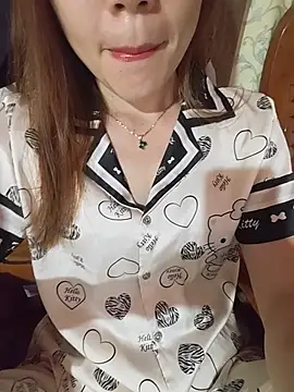 Snapshot of Baby-Linh chatting on 06-27-26, 06:51 Baby-Linh online show from 06-27-26, 06:51