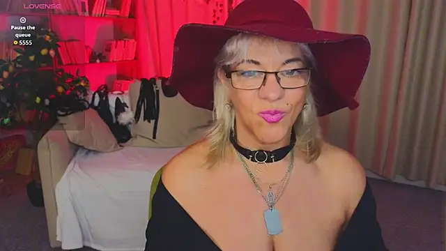 AnittaHarris  online show from 04-05-26, 08:22