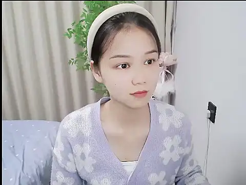 Snapshot of mili923 chatting on 01-18-26, 01:04 mili923 online show from 01-18-26, 01:04
