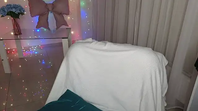 Snapshot of Deborah_lowe chatting on 02-17-26, 04:13 Deborah lowe online show from 02-17-26, 04:13