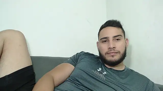 Snapshot of Seank_Noszka chatting on 04-26-26, 10:40 Seank Noszka online show from 04-26-26, 10:40