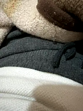 Snapshot of riballll9 chatting on 12-16-25, 04:39 riballll9 online show from 12-16-25, 04:39