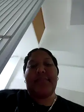 VaneandRossy online show from 02-25-26, 02:10