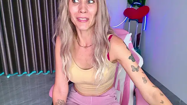 betty xoxoo online show from 02-16-26, 10:44