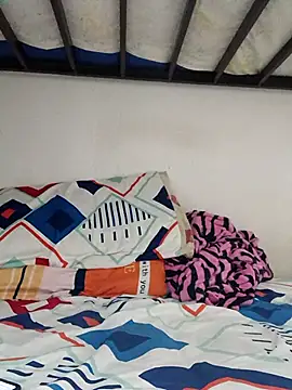 modelo hot online show from 12-14-25, 12:38