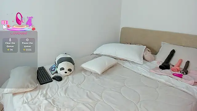 DakothaHyland  online show from 02-26-26, 12:59