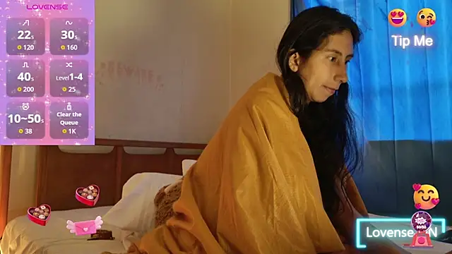 Snapshot of MoonLipsON- chatting on 02-17-26, 03:19 MoonLipsON- online show from 02-17-26, 03:19