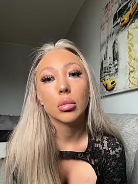 Sannababyy online show from 03-25-26, 01:39