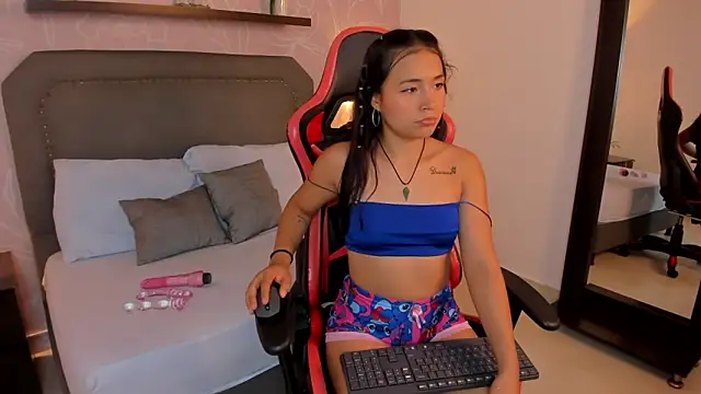 Snapshot of madison_saenzz chatting on 12-21-25, 07:21 madison saenzz online show from 12-21-25, 07:21