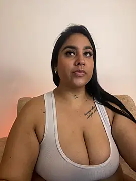 Snapshot of YenthCorona chatting on 07-04-26, 03:45 YenthCorona online show from 07-04-26, 03:45