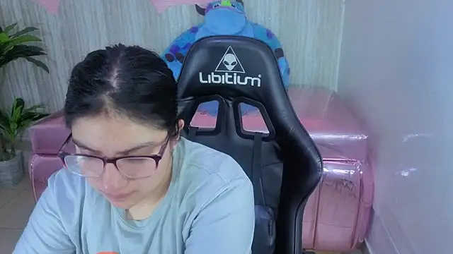 eva smit t online show from 03-25-26, 02:39