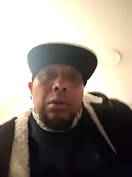 Snapshot of moneytalk516 chatting on 01-13-26, 08:58 moneytalk516 online show from 01-13-26, 08:58