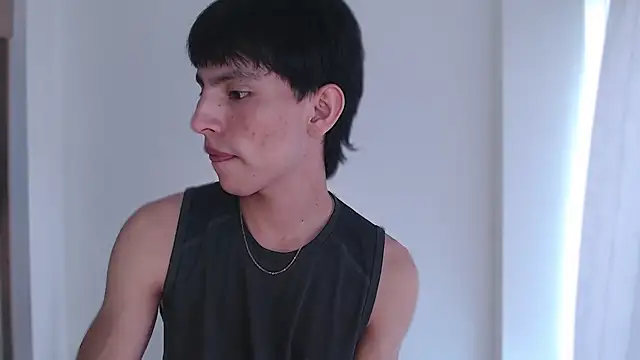 Snapshot of andrew_courtzz chatting on 02-24-26, 06:17 andrew courtzz online show from 02-24-26, 06:17