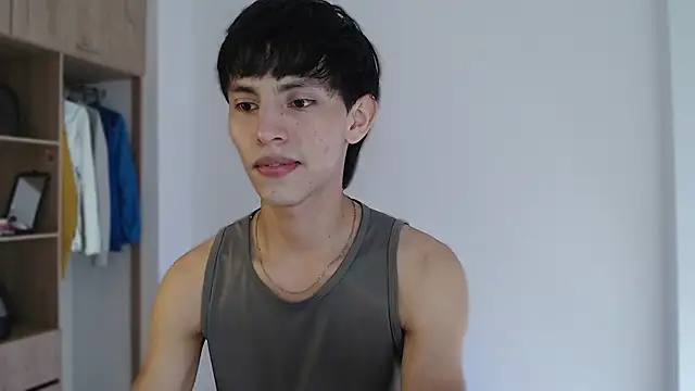 Snapshot of andrew_courtzz chatting on 03-04-26, 05:08 andrew courtzz online show from 03-04-26, 05:08