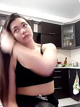 Snapshot of Albi_Sunny chatting on 12-17-25, 09:37 Albi Sunny online show from 12-17-25, 09:37