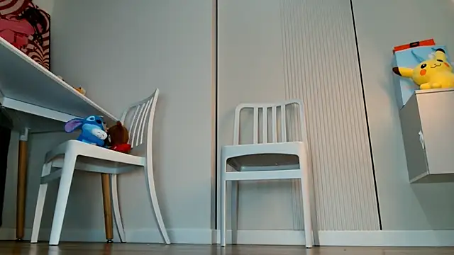 Snapshot of minji_snow chatting on 04-06-26, 01:01 minji snow online show from 04-06-26, 01:01