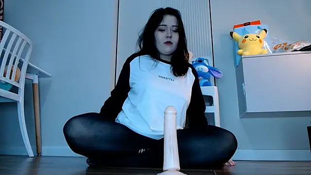 Snapshot of minji_snow chatting on 04-10-26, 04:12 minji snow online show from 04-10-26, 04:12