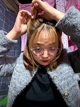 Snapshot of Samsam-006 chatting on 01-11-26, 09:47 Samsam-006 online show from 01-11-26, 09:47