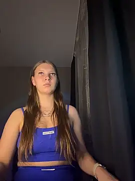 nelli lux  online show from 12-15-25, 04:28