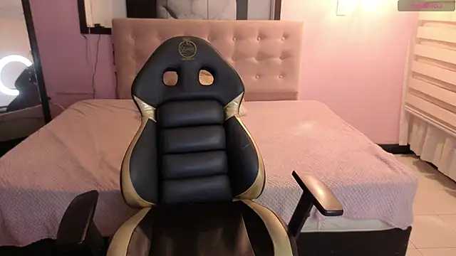 Sara valderrama  online show from 04-11-26, 01:26