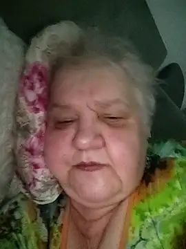 Snapshot of HapinessLovee chatting on 12-21-25, 04:47 HapinessLovee online show from 12-21-25, 04:47