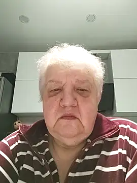 Snapshot of HapinessLovee chatting on 12-22-25, 05:04 HapinessLovee online show from 12-22-25, 05:04