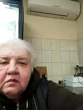 Snapshot of HapinessLovee chatting on 12-23-25, 06:22 HapinessLovee online show from 12-23-25, 06:22