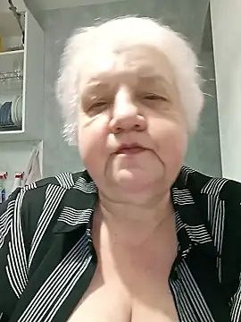 Snapshot of HapinessLovee chatting on 02-06-26, 10:07 HapinessLovee online show from 02-06-26, 10:07