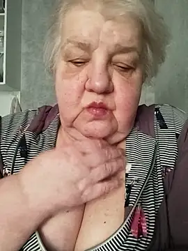 Snapshot of HapinessLovee chatting on 02-11-26, 09:25 HapinessLovee online show from 02-11-26, 09:25