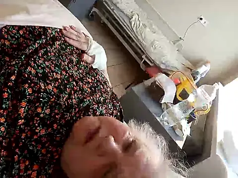 Snapshot of HapinessLovee chatting on 03-27-26, 03:12 HapinessLovee online show from 03-27-26, 03:12