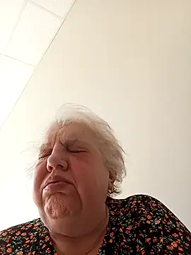 Snapshot of HapinessLovee chatting on 03-28-26, 10:26 HapinessLovee online show from 03-28-26, 10:26