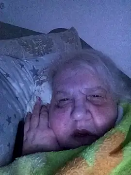 Snapshot of HapinessLovee chatting on 04-04-26, 06:05 HapinessLovee online show from 04-04-26, 06:05