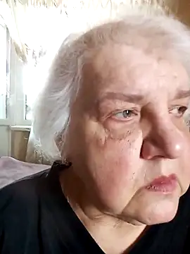 Snapshot of HapinessLovee chatting on 04-08-26, 12:38 HapinessLovee online show from 04-08-26, 12:38