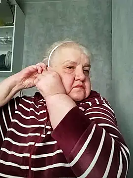 Snapshot of HapinessLovee chatting on 04-11-26, 08:18 HapinessLovee online show from 04-11-26, 08:18