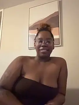 Snapshot of lovelytip chatting on 12-16-25, 05:56 lovelytip online show from 12-16-25, 05:56