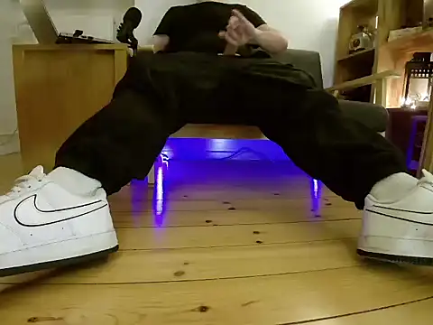 Snapshot of jonas_camboy chatting on 12-16-25, 05:40 jonas camboy online show from 12-16-25, 05:40